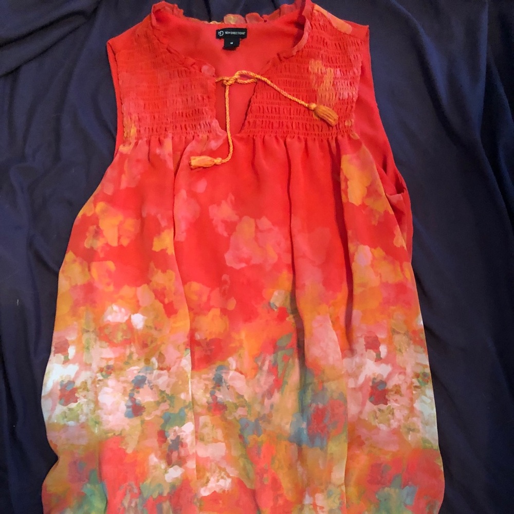 Flowy Coral & floral bow tie tank w/ruching on top